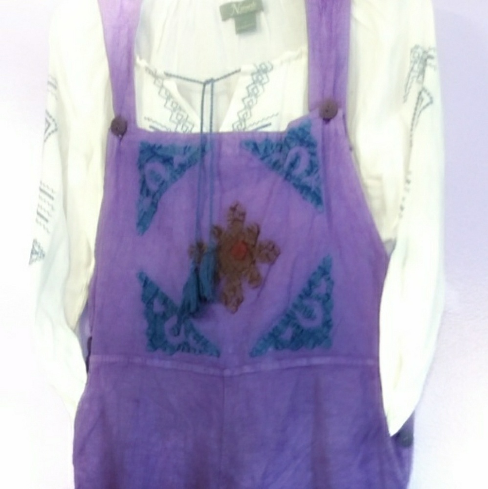 ☮️White blue Embroidery detailing top🌼 - Picture 7 of 7